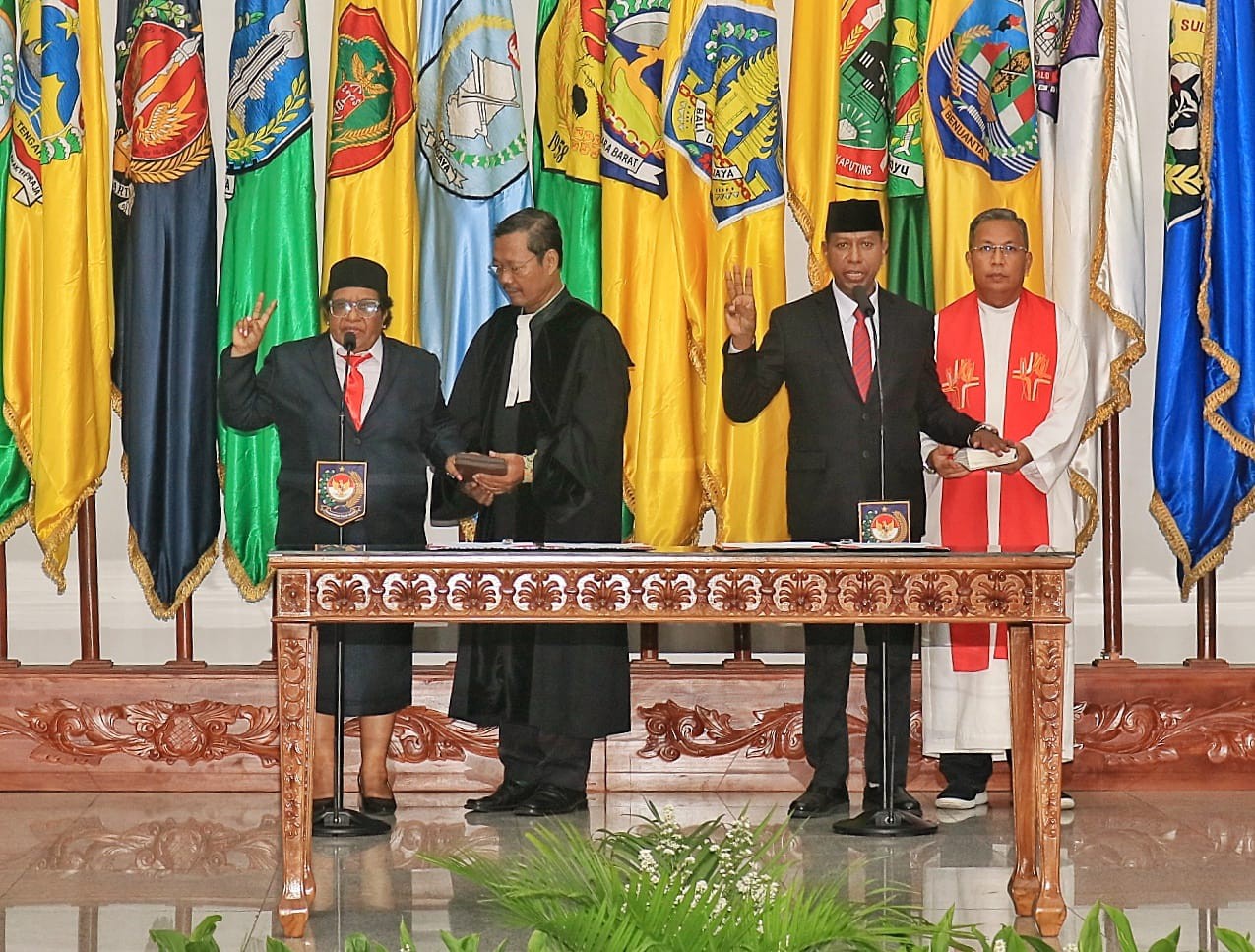 Prof.Dr. Ir. Apolo Safanpo. ST ., MT di Lantik menjadi SEKDA DEFENITIF Provinsi Papua Selatan